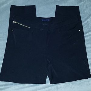 Jones New York Signature straight black pants 8